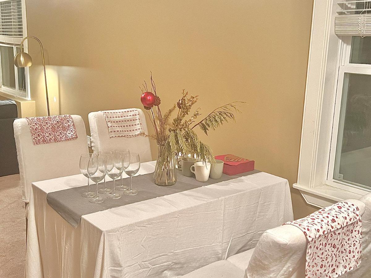 Cozy And Stylish Entire Suite In ฮาลิแฟกซ์ ภายนอก รูปภาพ